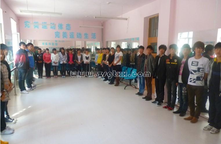 高铁乘务员_高铁乘务员 收入(2)